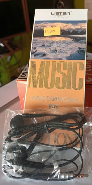 L-01 Extra Base wired Earphones ( New)