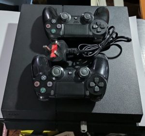 PS4 Standard Chipped Console Sealed with 1Tb Storage, 13games including Fifa 25, 2 Gamepads and Flash Disk with Jailbreak Software ( Refurblished)
