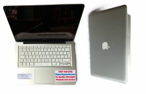 Apple MacBook Pro Laptop 13inches Early 2011 320gb HDD 4GB Ram DDR3 Intel Core i5  with faulty battery, moist Screen and 1 usb port faulty ( Refurbished)