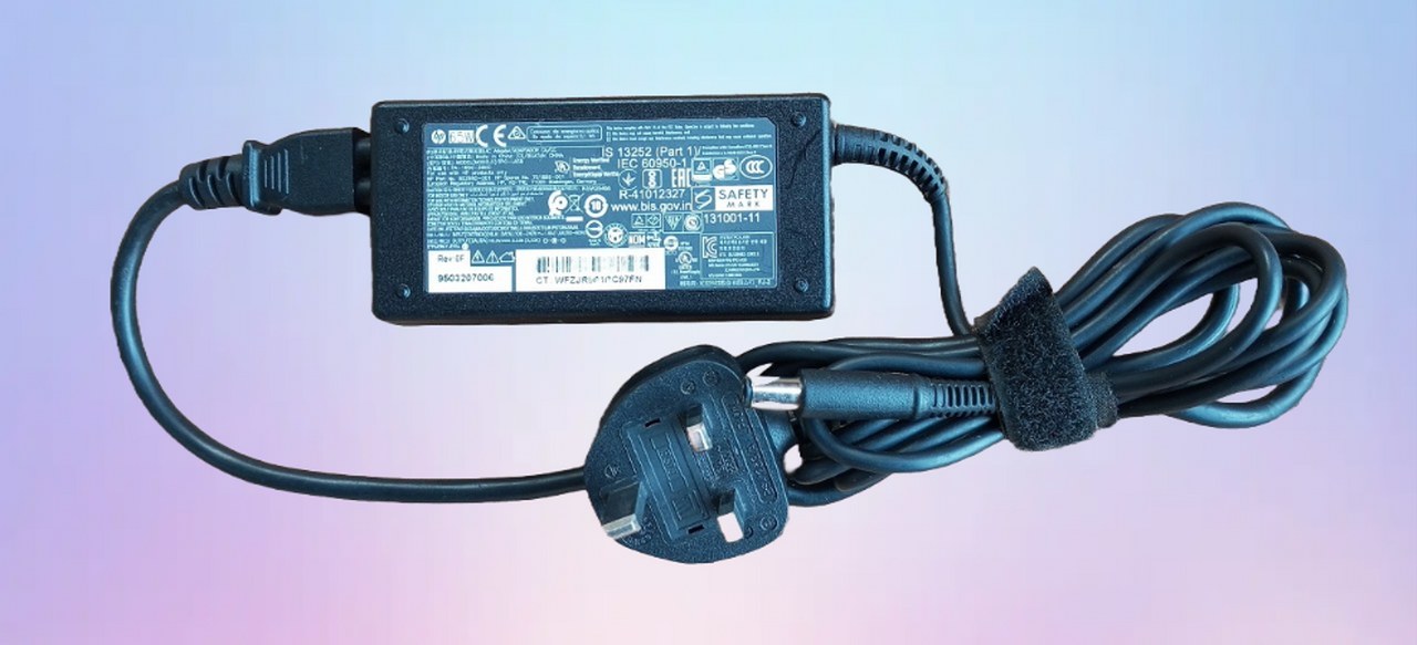 Hp Complete Charger Hp Adapter Big Pin 19.5V Output 3.33A , 65W Hp big pin Adapter( Refurbished)